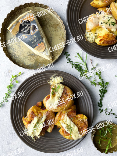 Картофельное пюре с черным трюфельным сыром (Black Truffle Cheese Smashed Potatoes)